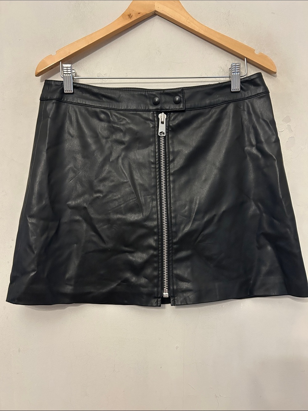 All Saints Women’s Black Leather Zip-Front Mini Skirt Size 10 EUC